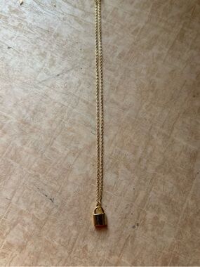EVRY Jewels Gold Locket Necklace
⭐️NWOT